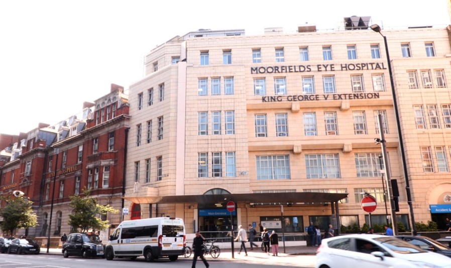 photo of Moorfields Eye Hospital building street view